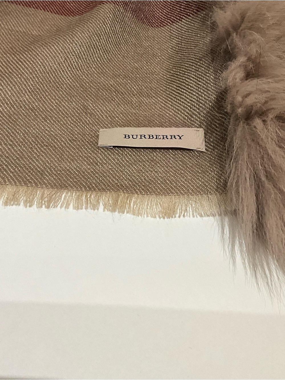 BURBERRY FUR TRIM PLAID WRAP / STOLE. - Picture 10 of 11